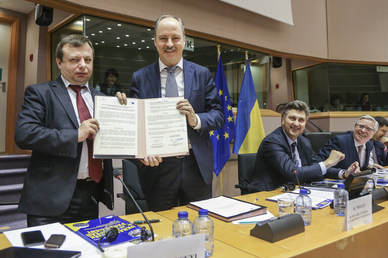 Fotagrafa 16: Ukraine Week at the European Parliament - High-level conference EP - Verkhovna RADA of Ukraine on capacity building for reform.    Signature of an Administrative Cooperation Agreement between the General Secretariat of the European Parliament and the Secretariat of Verkhovna Rada of Ukraine