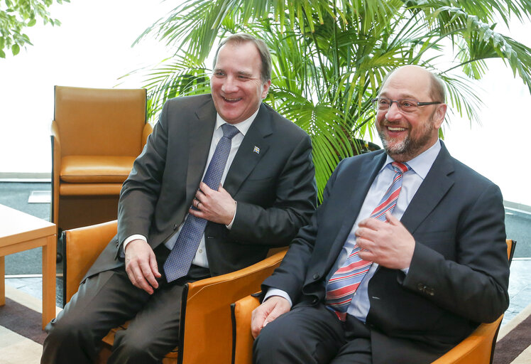 Fotografie 5: Official visit of the Prime Minister of Sweden to the European Parliament in Strasbourg.   Martin SCHULZ - EP President welcomes Stefan LOFVEN - Swedish Prime Minister