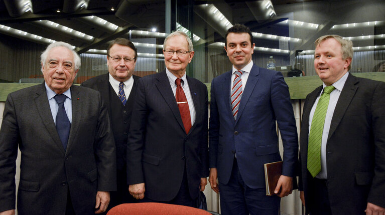 Session of the Paneuropean Working Group of the EPP Group    Lecture of the Minister of Foreign Affairs of the Republic of Macedonia ' Sustaining the European Perspective: Macedonia in pursuit of accession negotiations '