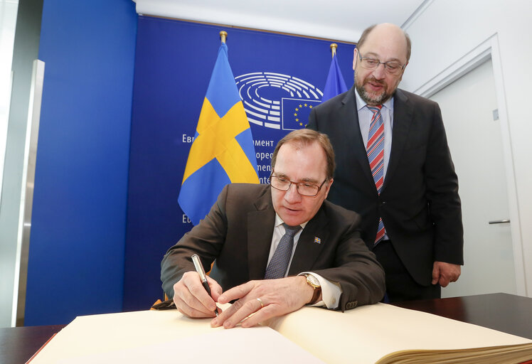 Fotografie 4: Official visit of the Prime Minister of Sweden to the European Parliament in Strasbourg.   Martin SCHULZ - EP President welcomes Stefan LOFVEN - Swedish Prime Minister