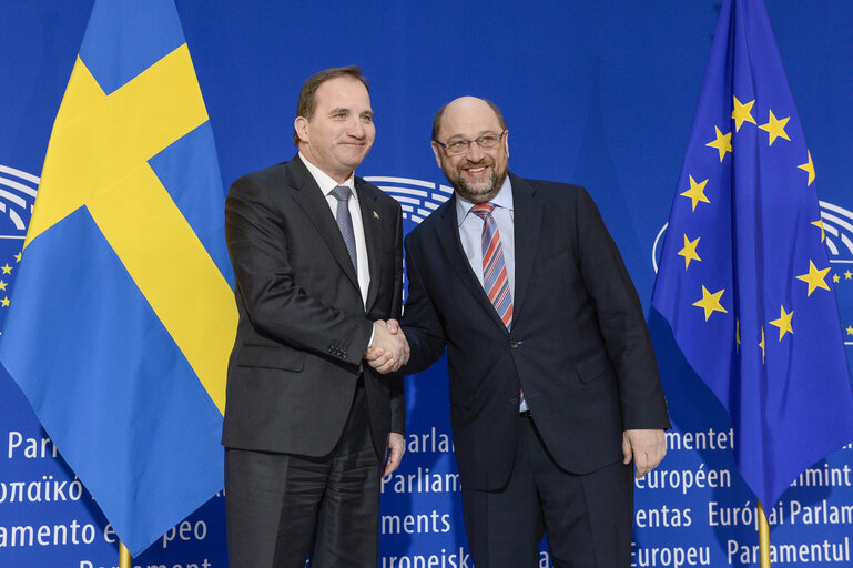 Fotografie 1: Official visit of the Prime Minister of Sweden to the European Parliament in Strasbourg.   Martin SCHULZ - EP President welcomes Stefan LOFVEN - Swedish Prime Minister