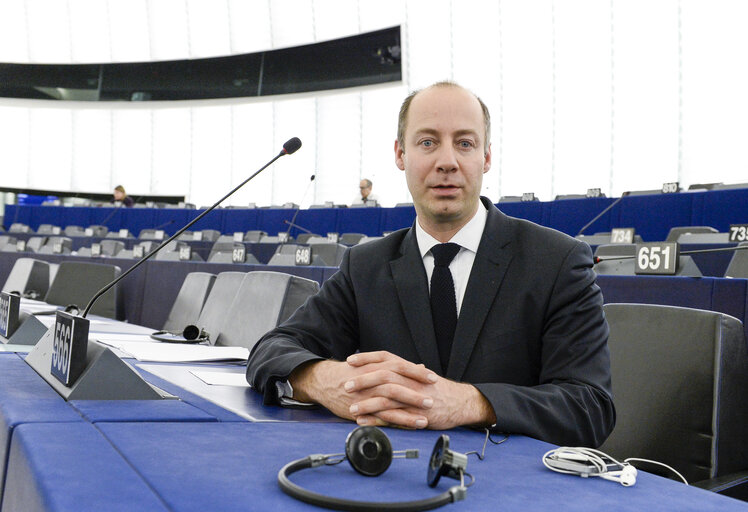 Fotó 3: Arne LIETZ takes part in Plenary chamber