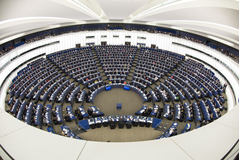 Fotogrāfija 17: Plenary session week 10 2016 in Strasbourg.  Wide angle view of the plenary chamber. Hemicycle. Fisheye.