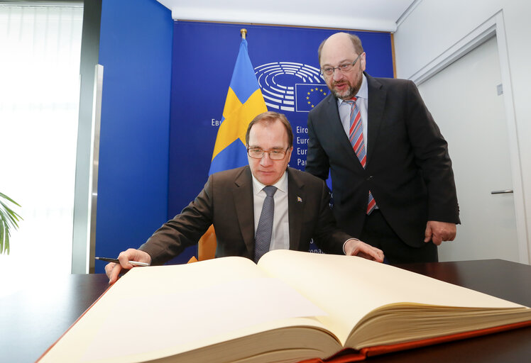 Fotografie 3: Official visit of the Prime Minister of Sweden to the European Parliament in Strasbourg.   Martin SCHULZ - EP President welcomes Stefan LOFVEN - Swedish Prime Minister