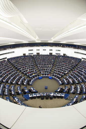 Fotogrāfija 15: Plenary session week 10 2016 in Strasbourg.  Wide angle view of the plenary chamber. Hemicycle. Fisheye.