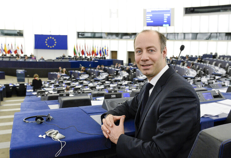 Fotó 1: Arne LIETZ takes part in Plenary chamber