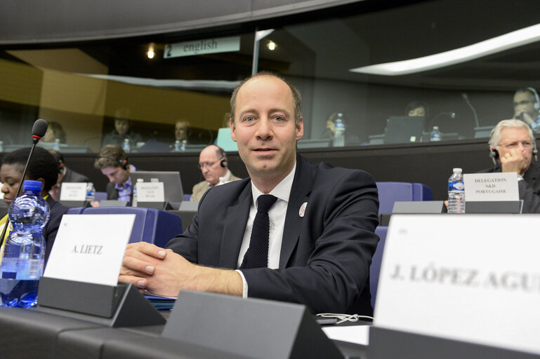 MEP Arne LIETZ takes part in a S&D group meeting