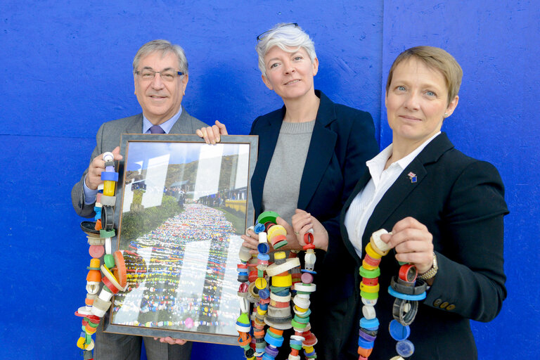 Photo 2: Exchange of gifts ' Circular Economy '