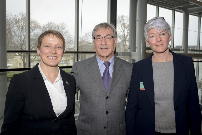 Foto 5: Exchange of gifts ' Circular Economy '