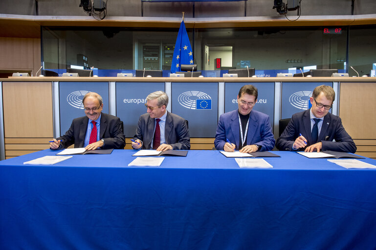 Fotografi 7: Signature ceremony of the joint handbook on the ordinary legislative procedure