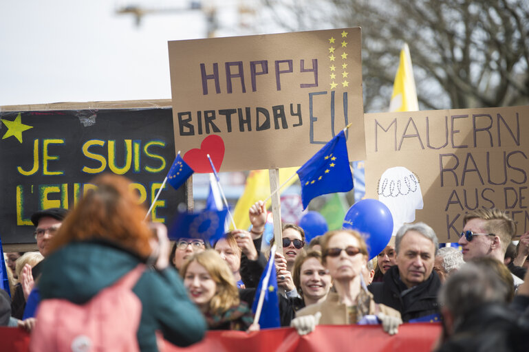 Fotografia 19: 60th Anniversary of the Treaty of Rome celebrations - ' March for Europe in Berlin '