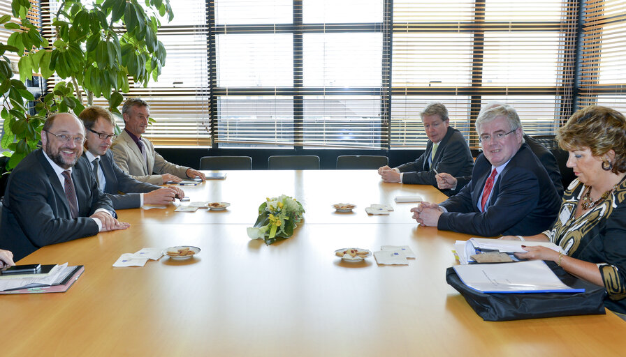 Fotografija 1: Martin SCHULZ - EP President meets with Eamon GILMORE, Irish Deputy Prime Minister