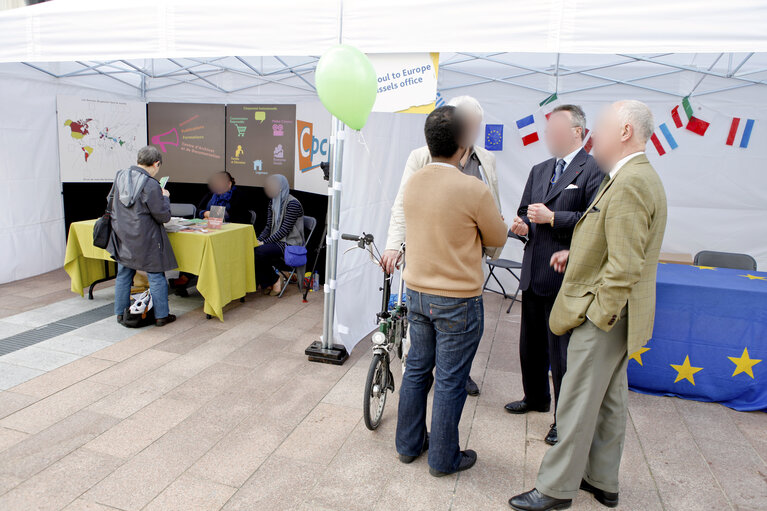 Φωτογραφία 19: Festival of Europe. Open Day 2012 in Brussels - Stands at Solidarnosc Esplanade