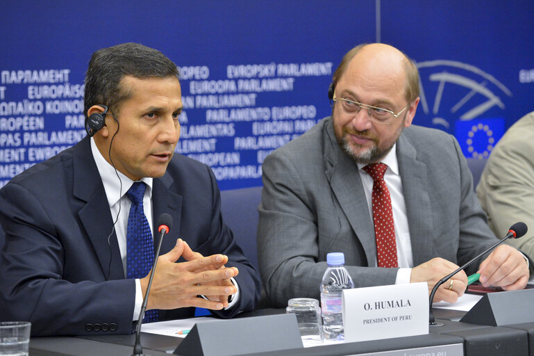 Foto 6: EP President holds a joint press conference with the President of Peru