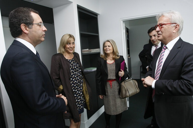 Fotografija 4: S&D group leader meets with MEP Edite ESTRELA and Antonio Jose SEGURO