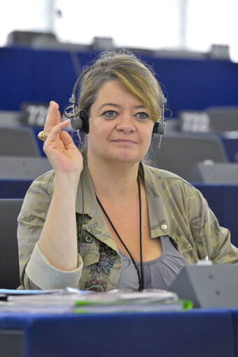 Photo 7: MEP Isabelle THOMAS in Plenary Session in Strasbourg