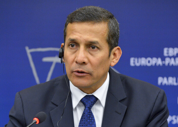 Foto 14: EP President holds a joint press conference with the President of Peru