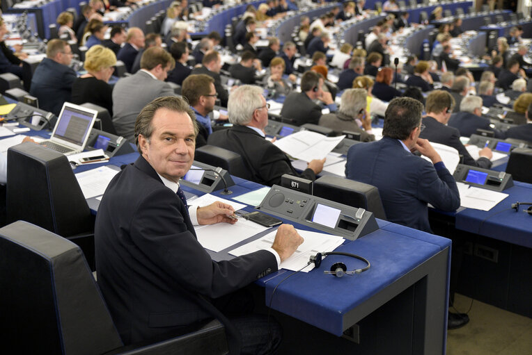 Photo 1 : Renaud MUSELIER in plenary session week 19 2016 in Strasbourg