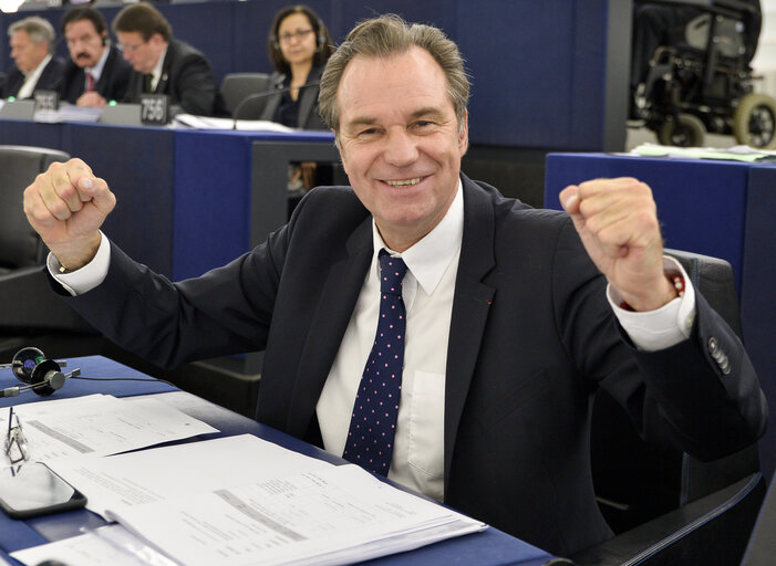 Photo 5 : Renaud MUSELIER in plenary session week 19 2016 in Strasbourg