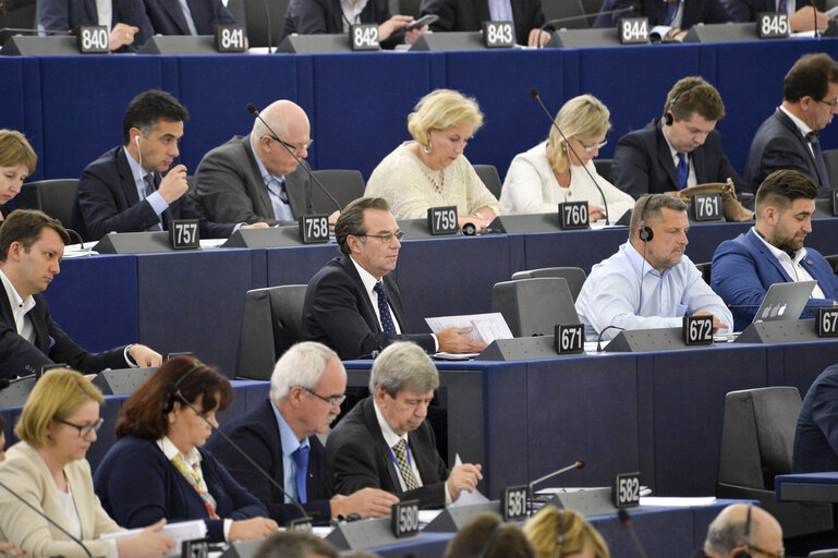 Photo 9 : Renaud MUSELIER in plenary session week 19 2016 in Strasbourg