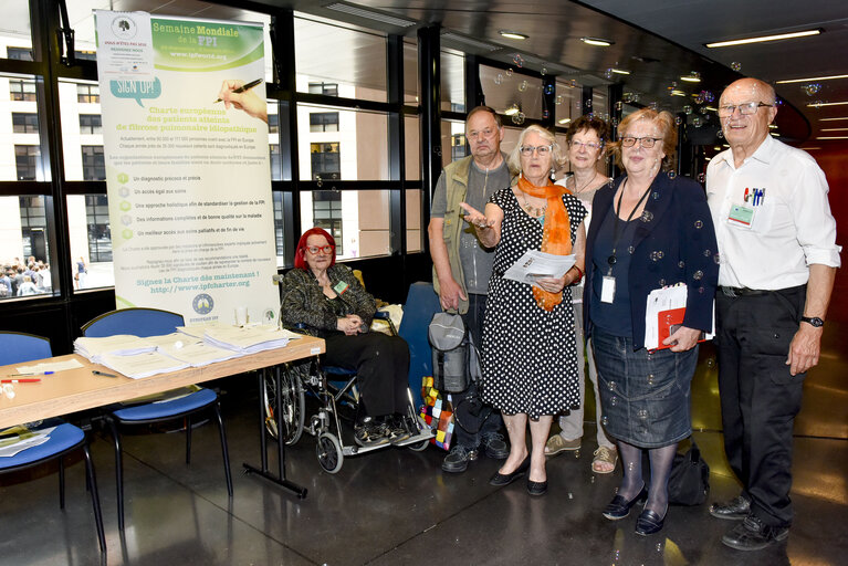 Fotografia 9: Idiopatic pulmonary fibrosis (IPF) action at the European Parliament in Strasbourg