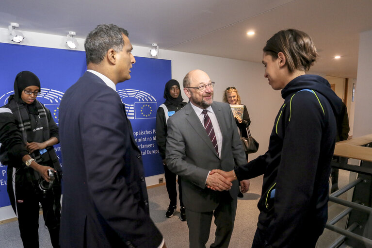 Suriet 6: Martin SCHULZ - EP President meets with The Unity of faiths Football club  (TUFF FC)