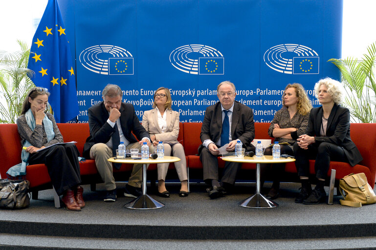 Fotografie 18: EP-EUI Roundtable : transformations in the Middle East - The EU's response