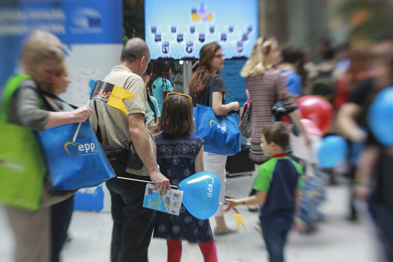 Снимка 36: Europe Day 2016 in Brussels. The European  Parliament opens its doors to the public