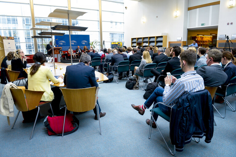 Photo 14: EP-EUI Roundtable : transformations in the Middle East - The EU's response