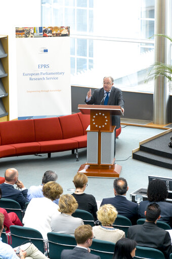 Fotografie 10: EP-EUI Roundtable : transformations in the Middle East - The EU's response