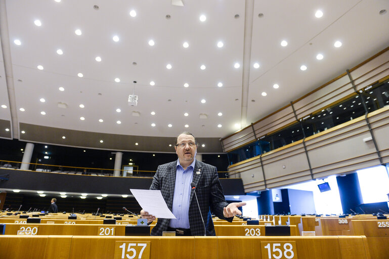 Fotografija 1: Plenary session week 21 2016 in Brussels.     Votes