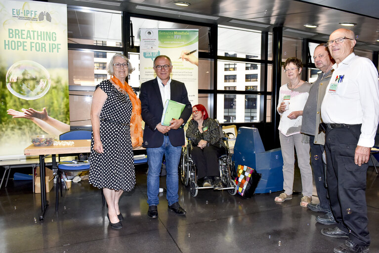 Fotografie 2: Idiopatic pulmonary fibrosis (IPF) action at the European Parliament in Strasbourg