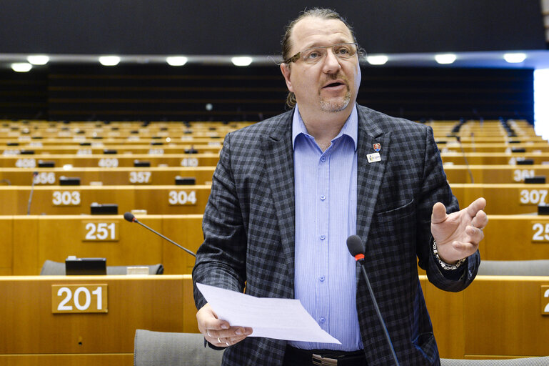 Φωτογραφία 3: Plenary session week 21 2016 in Brussels.     Votes