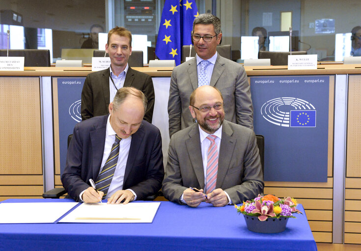 Fotogrāfija 8: The European Eco-Management and Audit Scheme (EMAS) and Environmental Policy signing ceremony