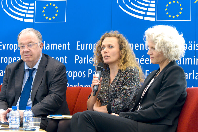 Fotografie 2: EP-EUI Roundtable : transformations in the Middle East - The EU's response