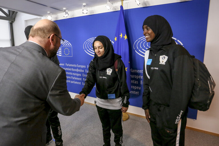 Suriet 7: Martin SCHULZ - EP President meets with The Unity of faiths Football club  (TUFF FC)