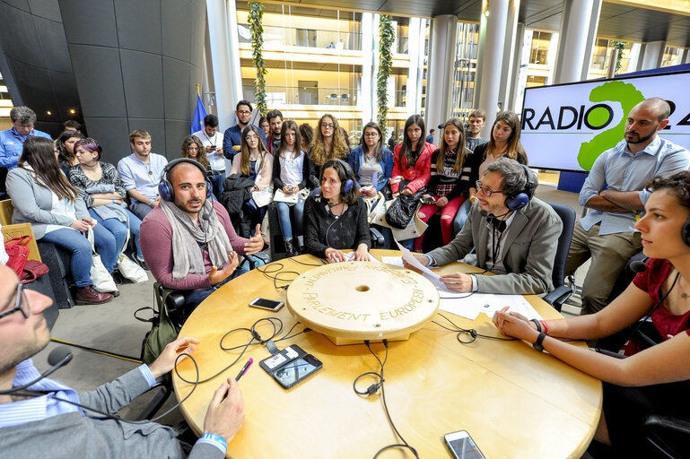 Fotografie 4: France 3 live emission from the Vox Box in the European Parliament during the EYE 2016 in Strasbourg