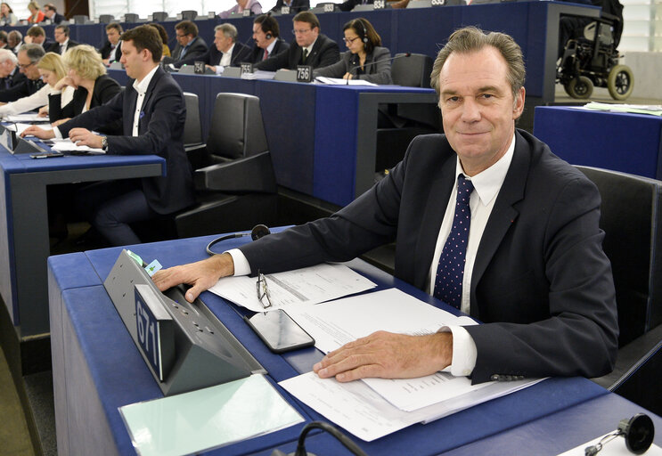 Photo 6 : Renaud MUSELIER in plenary session week 19 2016 in Strasbourg