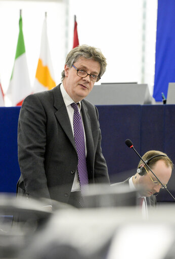 Fotografia 12: Plenary session week 19 2016 in Strasbourg - Foreign currency loans.