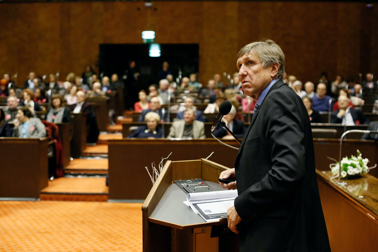 Fotografia 1: Roundtable on First hemicycle of the European Parliament in Luxembourg