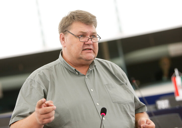 Photo 12: Plenary session week 40 2016 in Strasbourg - Preparation of the European Council meeting of 20 and 21 October 2016. Council and Commission statements