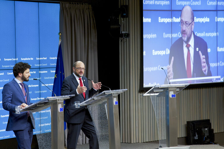 Φωτογραφία 3: EP President takes part in the European Council meeting - Press conference