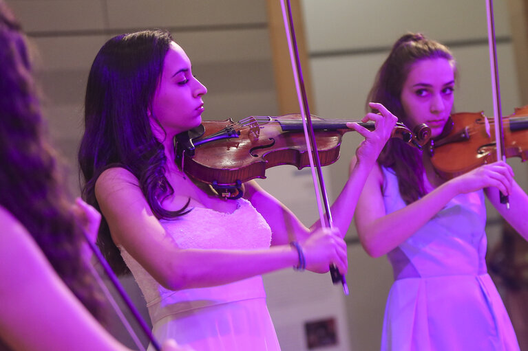 Suriet 7: ' The missing lives of Cyprus ' Concert - Beneath the Carob Trees