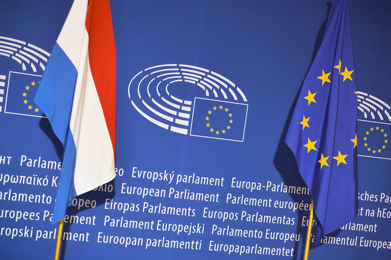 Fotó 6: Official visit of Dutch Prime Minister to the European Parliament in Strasbourg. Martin SCHULZ - EP President welcomes Mark RUTTE - Dutch Prime Minister