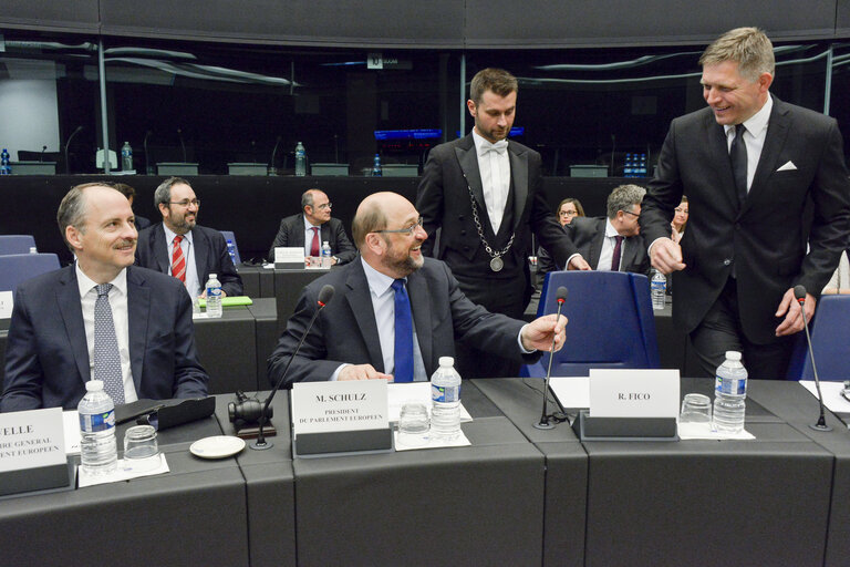 Fotografija 6: Official visit of Slovak Prime Minister to the European Parliament in Strasbourg. Conference of Presidents in the presence of the Slovak Prime Minister