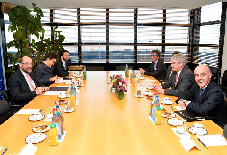 Fotografie 1: Martin SCHULZ - EP President meets with Alfonso DASTIS QUECEDO - Spanish Foreign Affairs Minister