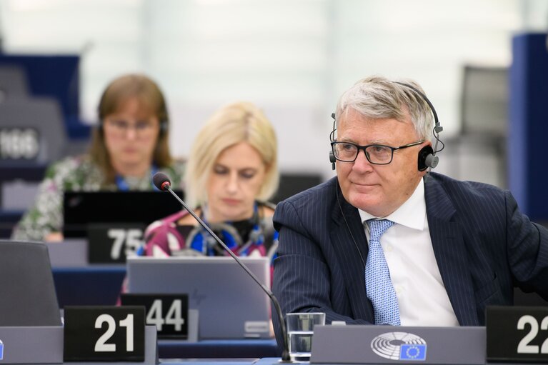 Fotografija 3: EP Plenary session - EU action plan for the social economy