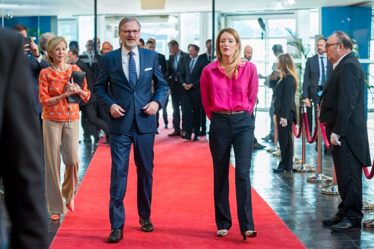 Fotografija 10: Roberta METSOLA, EP President welcomes Petr FIALA, Czech Prime Minister