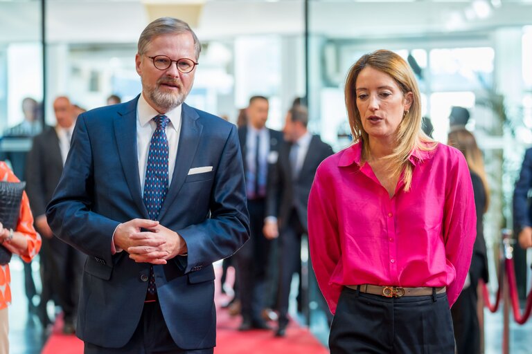 Fotografija 9: Roberta METSOLA, EP President welcomes Petr FIALA, Czech Prime Minister