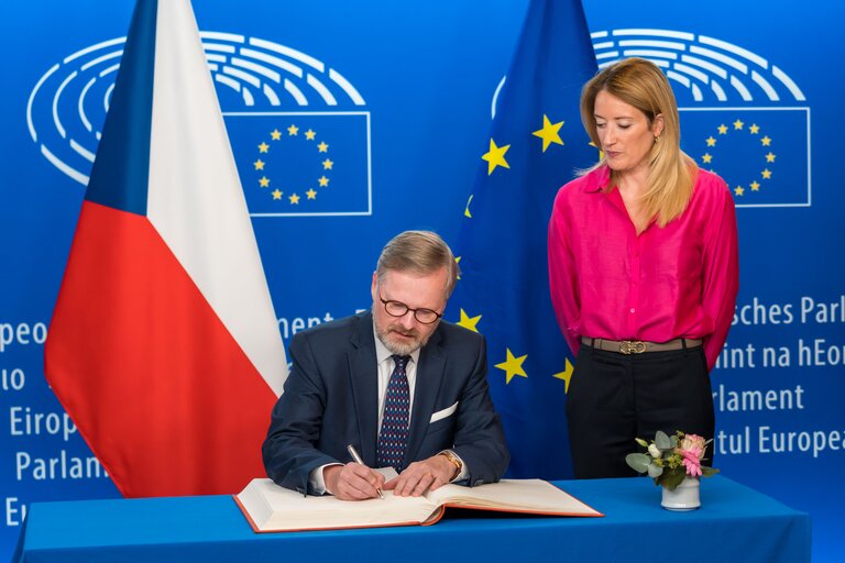 Suriet 5: Roberta METSOLA, EP President meets with Petr FIALA, Czech Prime Minister